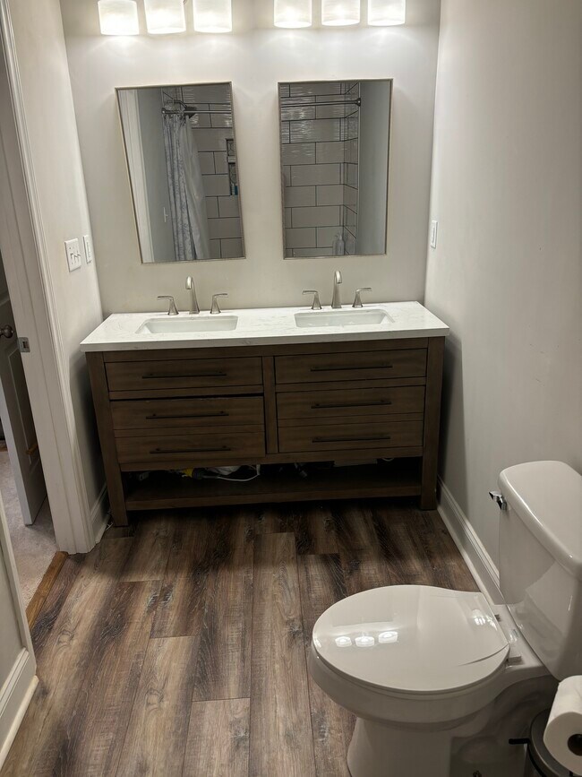 Building Photo - 303 Stonehaven Ln