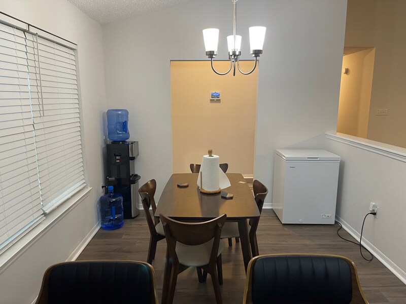 Building Photo - 9408 Octavia Ln