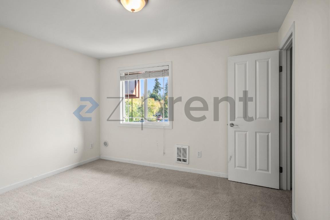 Building Photo - Unit 35