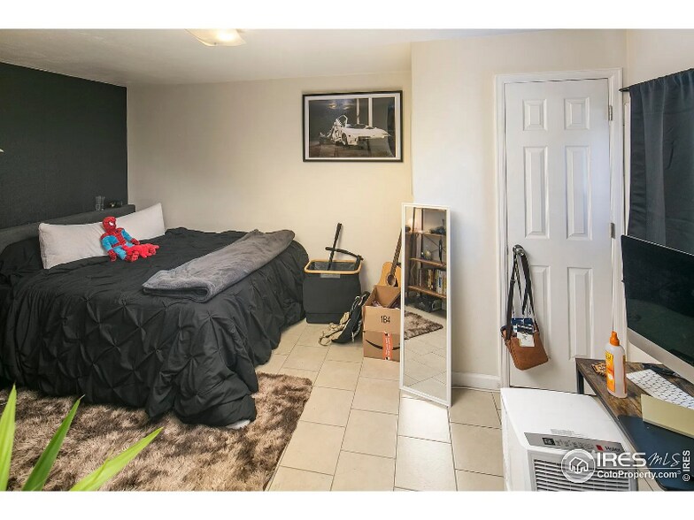 Building Photo - 3445 Moorhead Ave