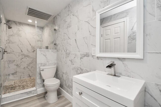 Building Photo - 9126 Troulon Dr