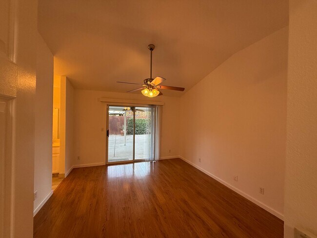 Building Photo - Single story with 3-car Garage!!