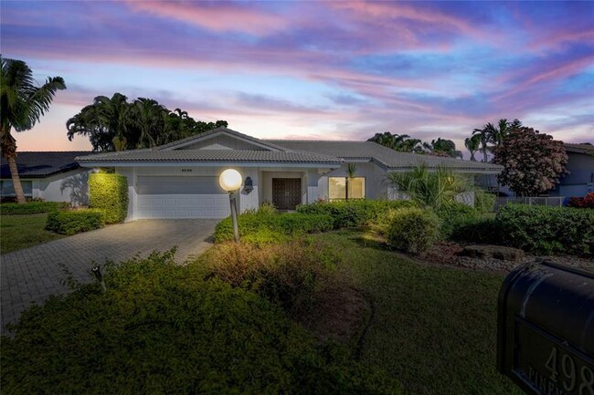 Primary Photo - 4989 Pineview Cir