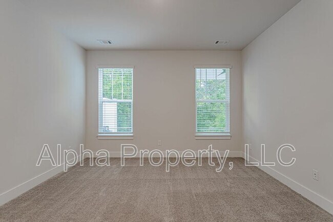 Building Photo - 1554 Shallons Ct