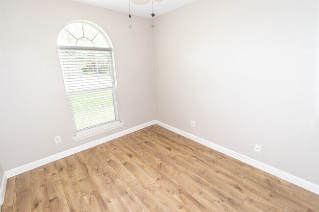Building Photo - 24219 Wild Horses Ln