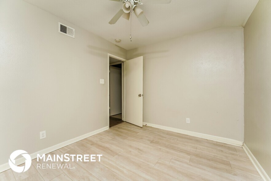 Building Photo - 4248 Driscoll Dr