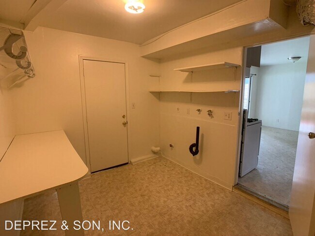 Building Photo - 4 br, 2.5 bath House - 741 HACIENDA DR.