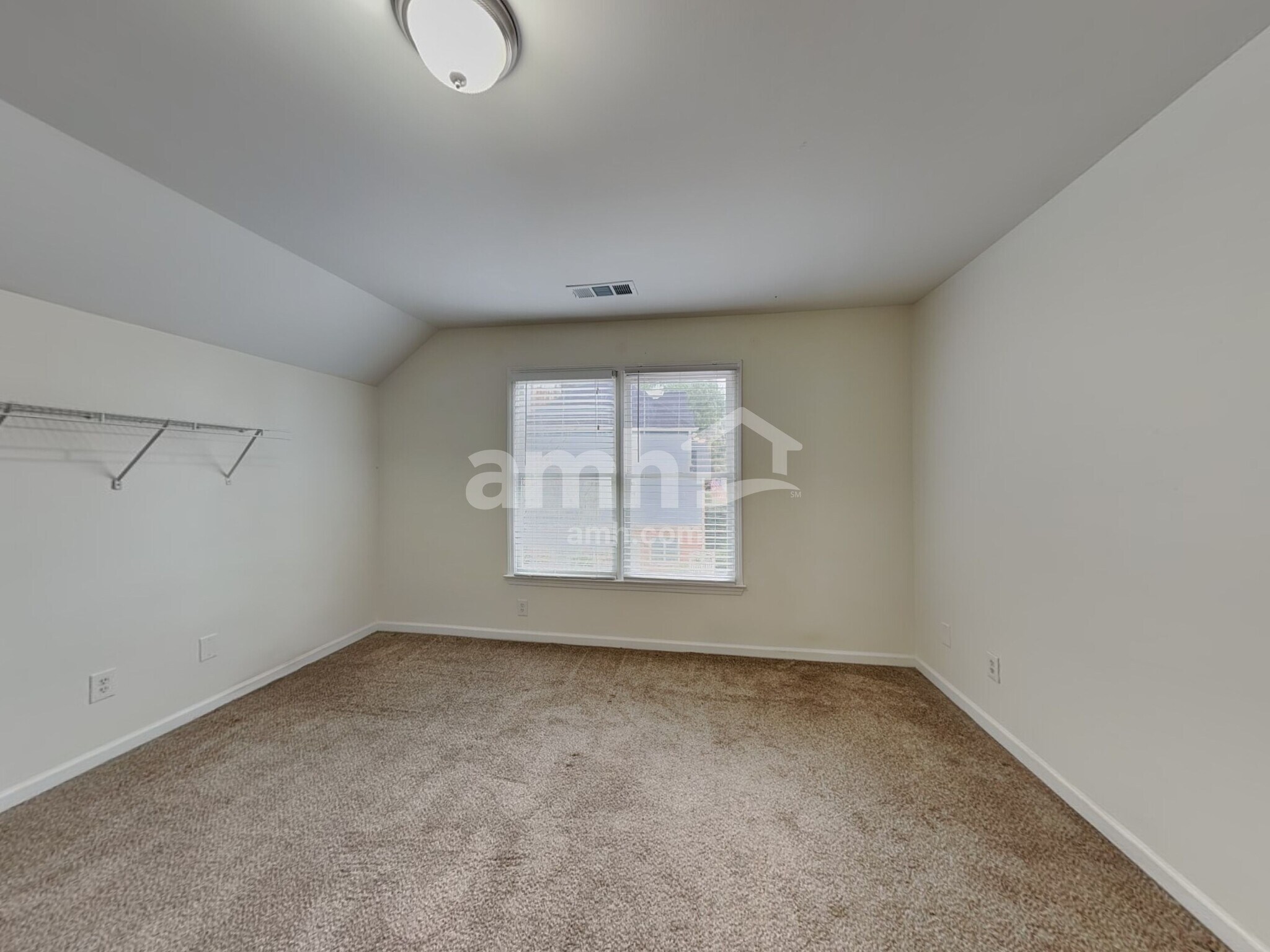 Building Photo - 404 Jessica Ln