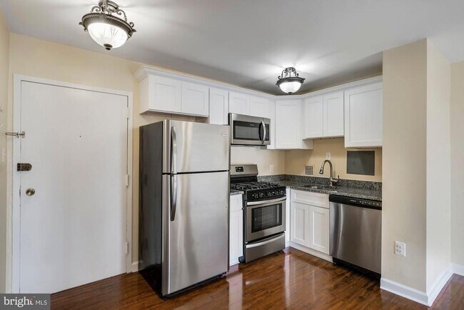 Building Photo - 950 25th St NW