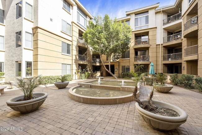 Building Photo - 1701 E Colter St