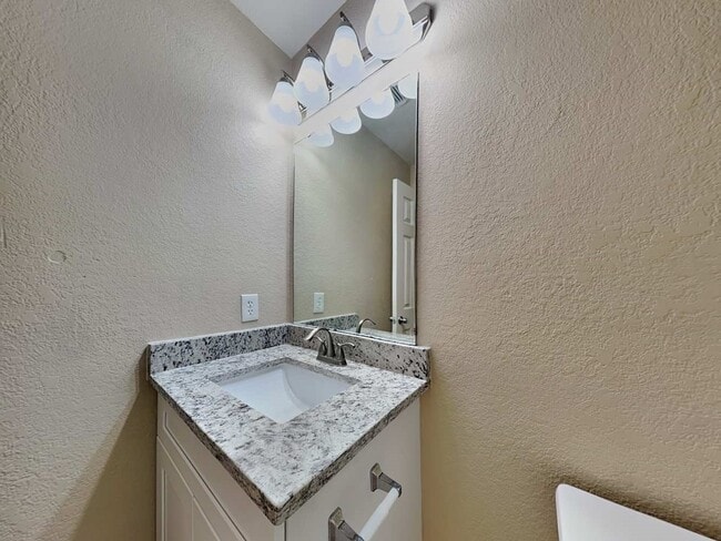 Building Photo - 13742 Clarks Fork Dr