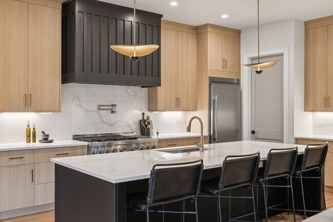 Building Photo - 87 Brookwood Terrace