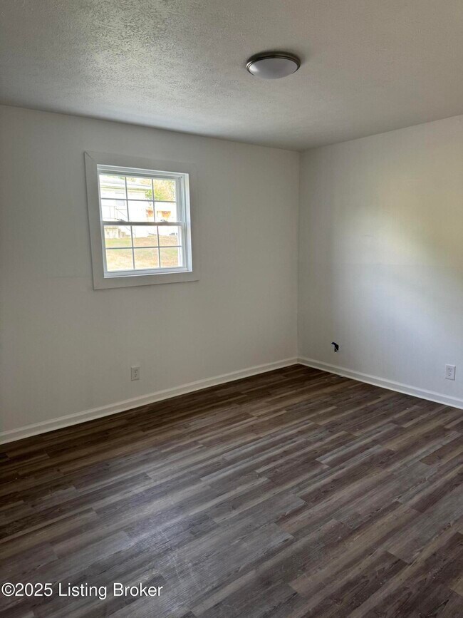 Building Photo - 10318 Greentree Ln