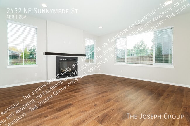 Building Photo - 2452 NE Sunnymede St