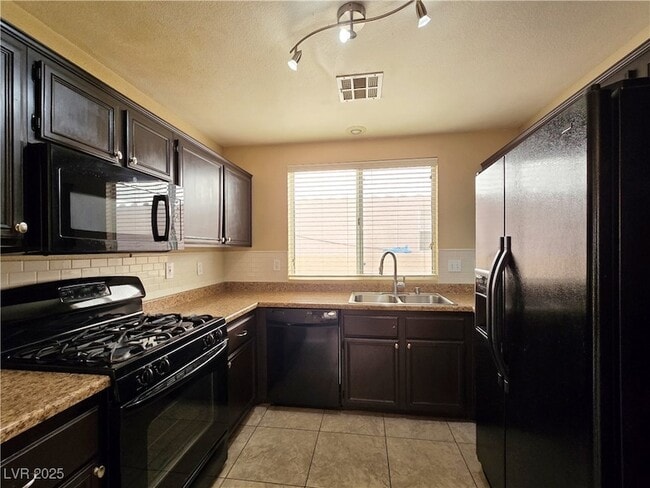 Building Photo - 69 Belle Maison Ave