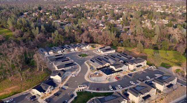 Building Photo - Newly built homes with City of Redding solar!