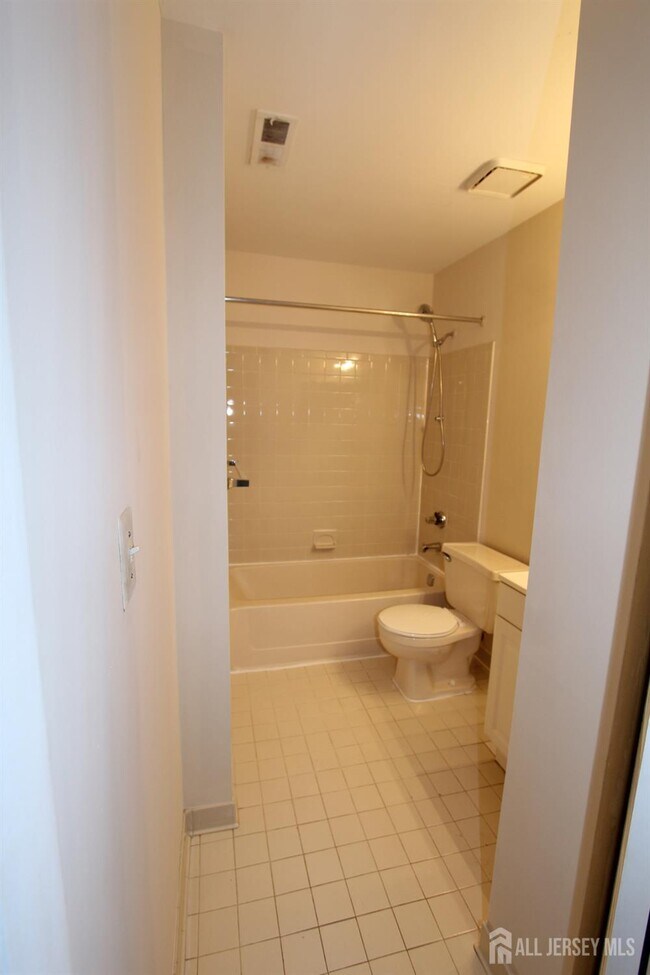 Building Photo - 4707 Ravens Crest Dr