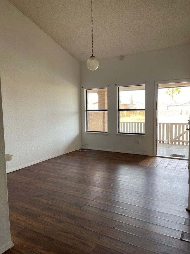 Building Photo - 7214 Dale Rd