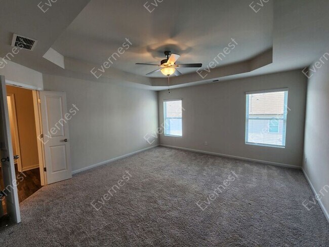 Building Photo - 4708 Fairfax Dr