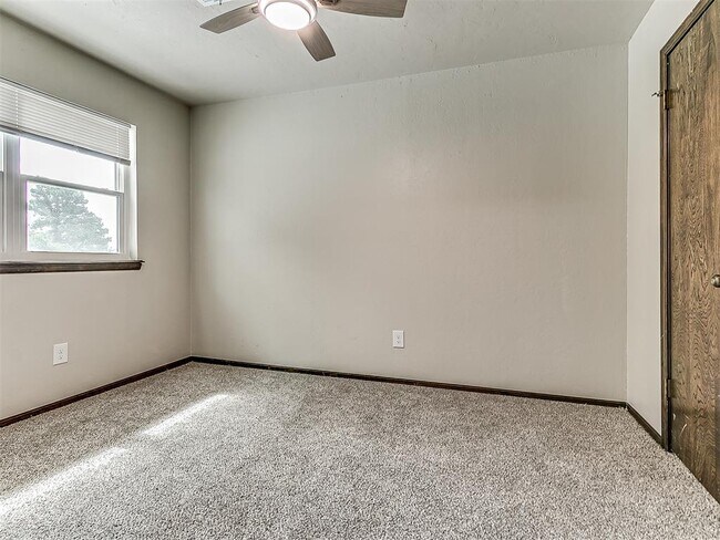 Building Photo - 1170 Mockingbird Cir