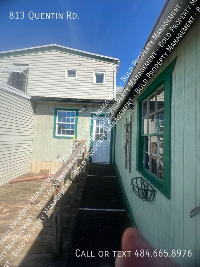 Building Photo - 813 Quentin Rd