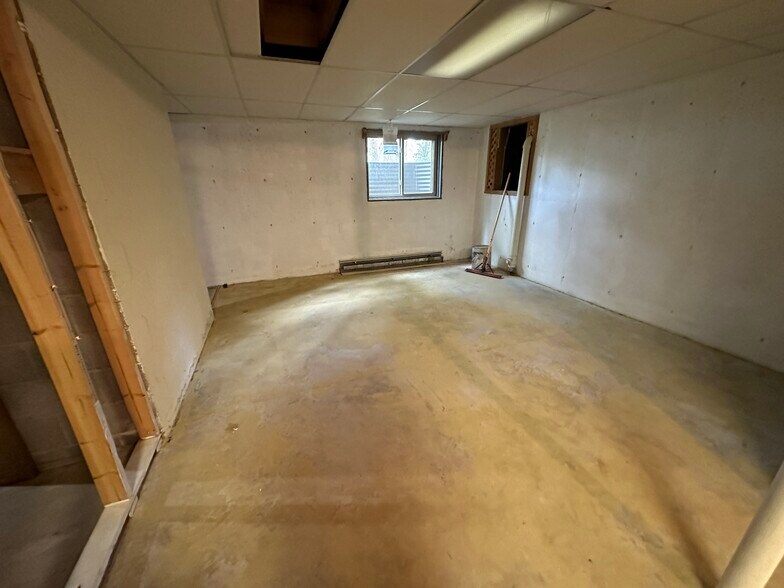 Building Photo - 615 Congressional Dr