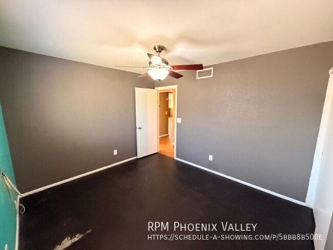 Building Photo - 8151 W Sierra Vista Dr