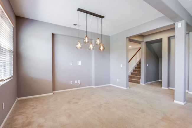 Building Photo - Beautiful 5 bedroom home in highly desired Carlsbad neighborhood