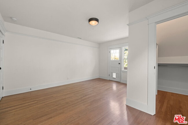 Building Photo - 1650 Maltman Ave