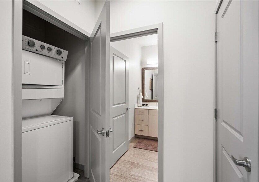 Building Photo - 5022 American Pkwy