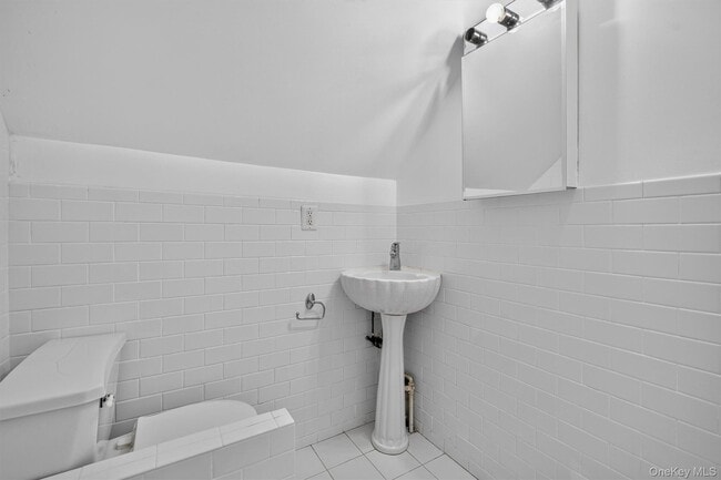 Building Photo - 72 Bayard St