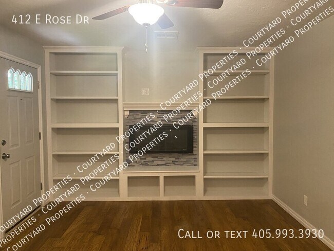 Building Photo - 412 E Rose Dr