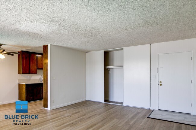 Building Photo - 5452 Corteen Pl