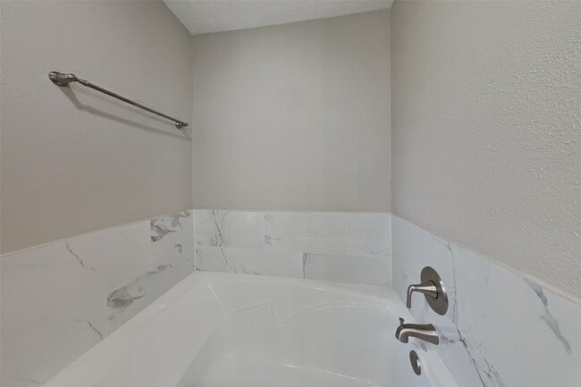 Building Photo - 4519 Kimball Dr