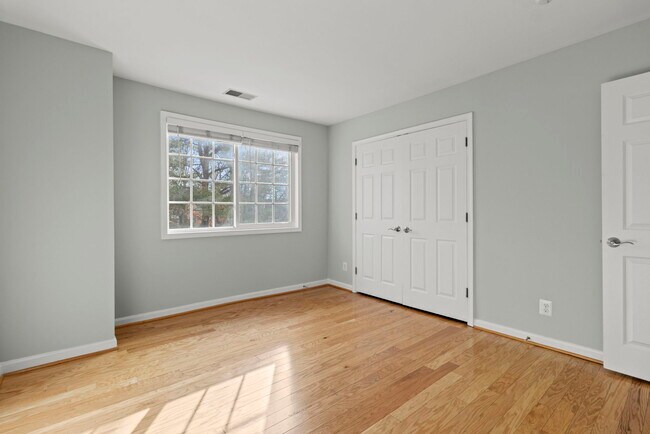 Building Photo - 1473 N Van Dorn St