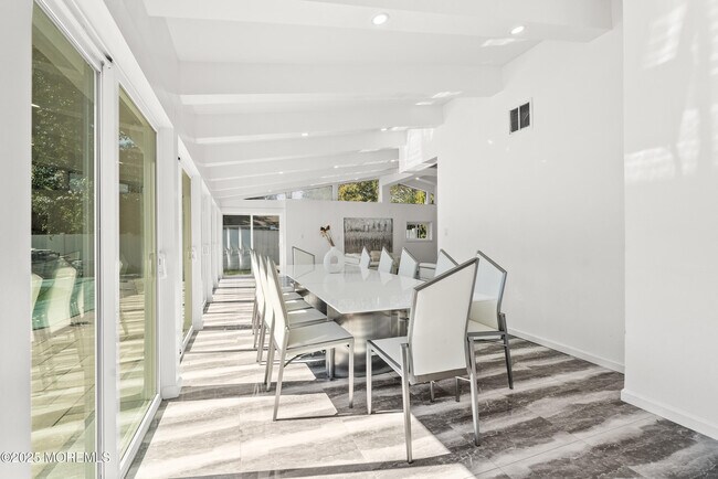 Building Photo - 512 Deal Rd