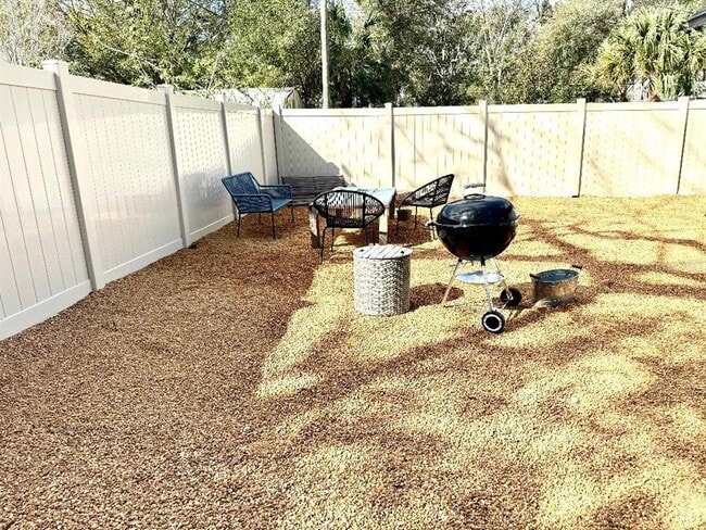 Building Photo - 1183 Chestnut St