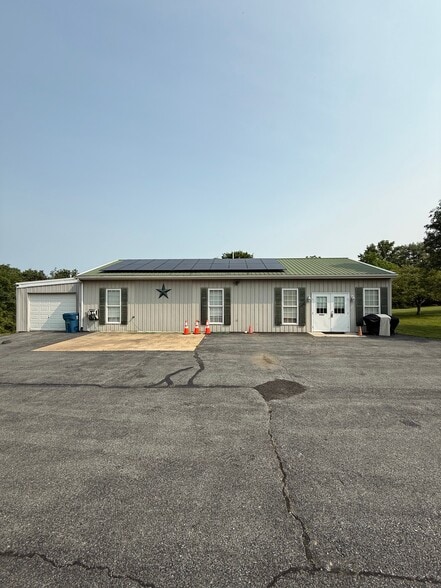 Primary Photo - 408 Newcomer Rd