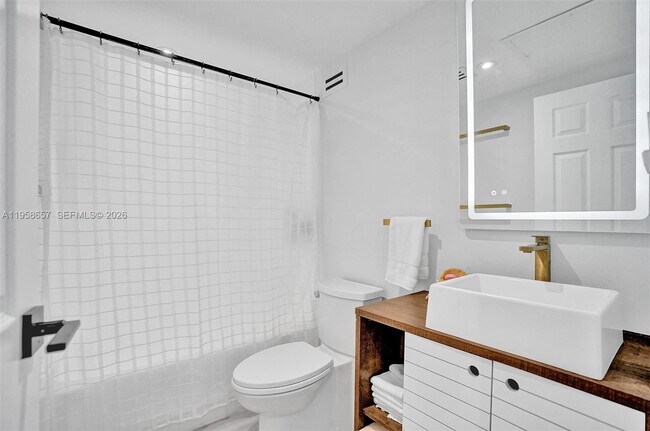 Building Photo - 2501 S Ocean Dr