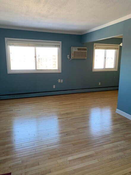 Building Photo - 440 Ridgewood Ave