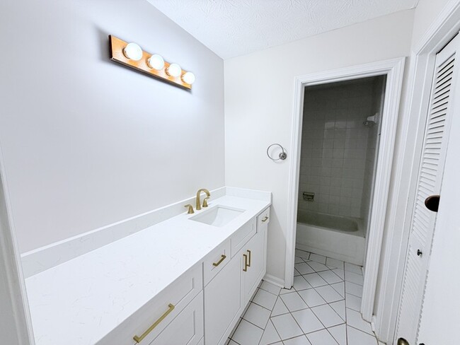 Building Photo - 2276 Turtle Landing