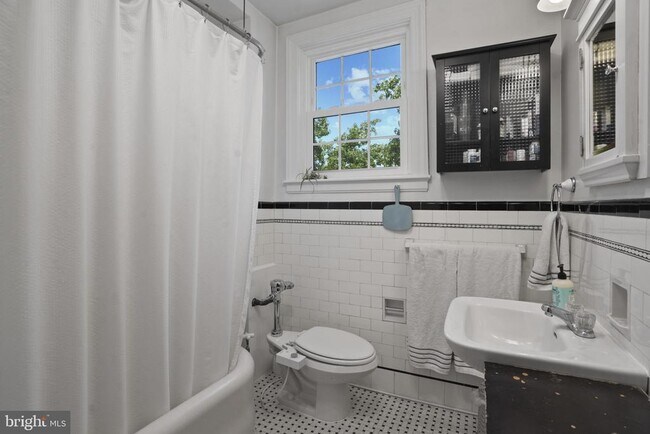 Building Photo - 3618 Ednor Rd