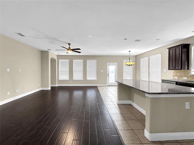 Building Photo - 1952 Sunny Side Dr