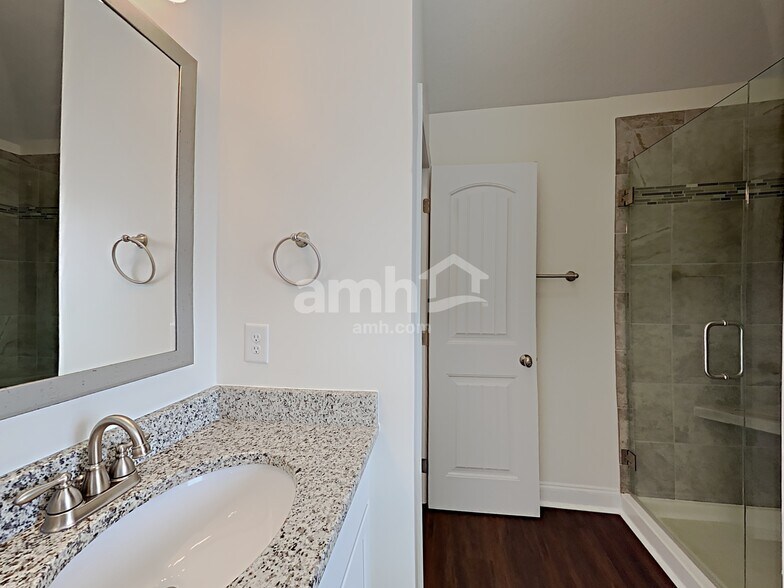 Building Photo - 2312 Pathfinder Dr