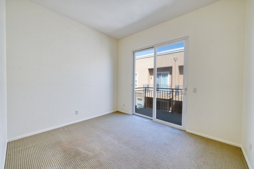Building Photo - 1133 Jewett Dr