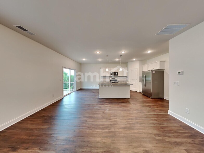 Building Photo - 175 Pecan Dr