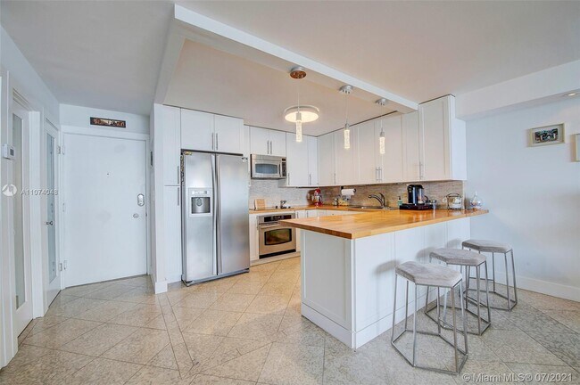 Building Photo - 5 Island Ave