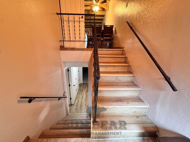 Building Photo - 3 Bedroom in Central Location in Incline! - Dog upon Approval!