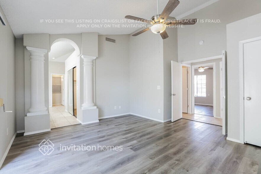 Building Photo - 7037 N 28th Dr