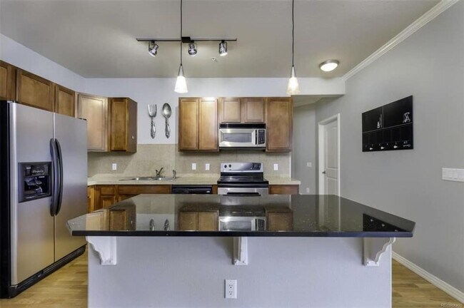 Building Photo - Charming 3BD/2BA Condo in Lone Tree